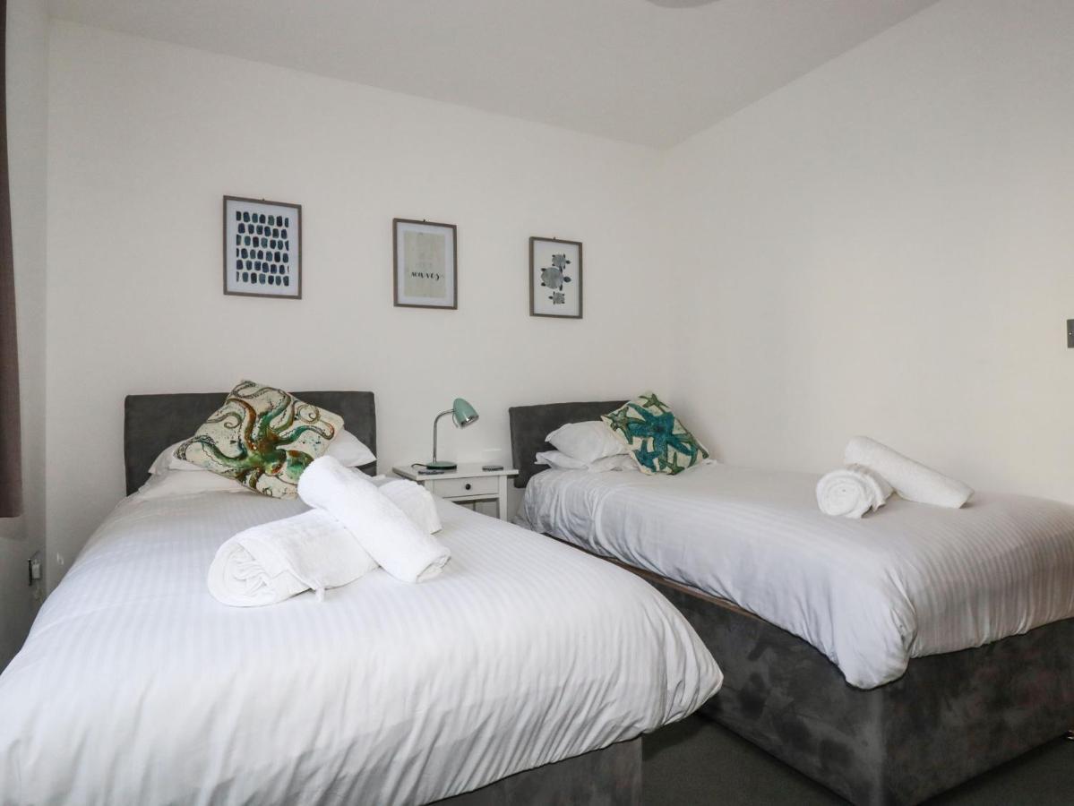 Flat 4 Apartment New Quay Exterior foto